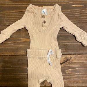 Little one shop long sleeve onesie and matching pants 3 month